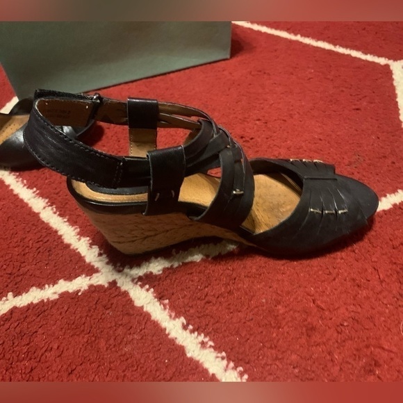 Clarks Artisan black wedge sandals size 6.5 EUC 3 inch heels - Picture 10 of 13